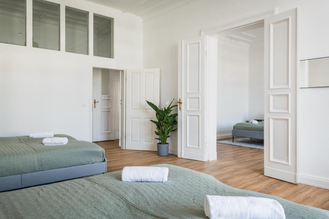 Riesiges Apartment Nahe Kudamm Sehr Schoener Altbau 123M2 Gross 12 Gaeste Berlim Exterior foto
