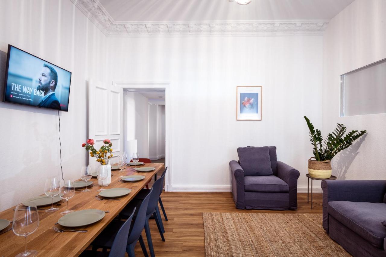 Riesiges Apartment Nahe Kudamm Sehr Schoener Altbau 123M2 Gross 12 Gaeste Berlim Exterior foto